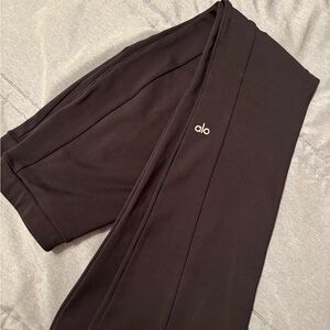 ALO Yoga Women’s Black Flare Leggings, size M